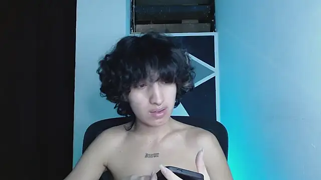 littlextreme online show from May 28, 2:08 am