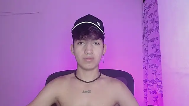 Snapshot of littlextreme chatting on February 26, 3:14 am littlextreme online show from February 26, 3:14 am