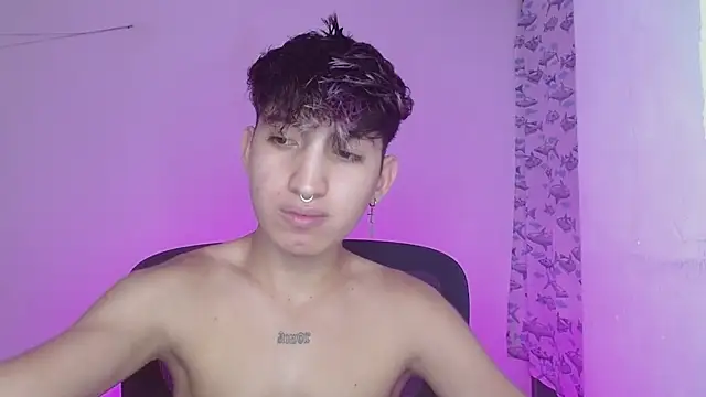 Snapshot of littlextreme chatting on February 23, 1:24 am littlextreme online show from February 23, 1:24 am