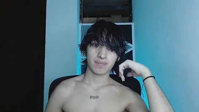 littlextreme online show from March 9, 1:42 am