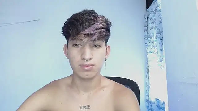 Snapshot of littlextreme chatting on March 2, 12:58 pm littlextreme online show from March 2, 12:58 pm