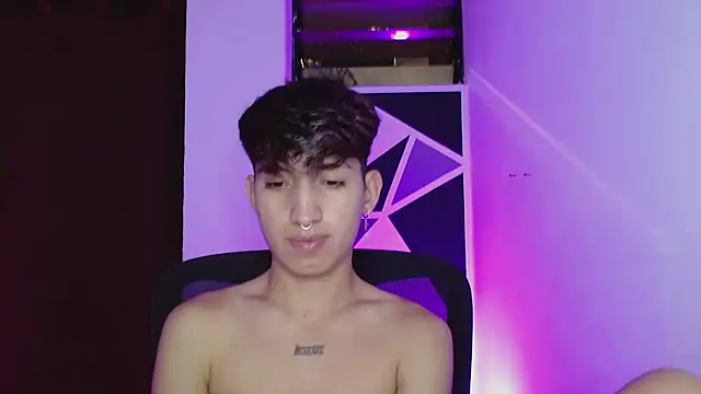 Snapshot of littlextreme chatting on March 15, 6:03 am littlextreme online show from March 15, 6:03 am