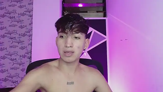 Snapshot of littlextreme chatting on March 5, 3:29 am littlextreme online show from March 5, 3:29 am