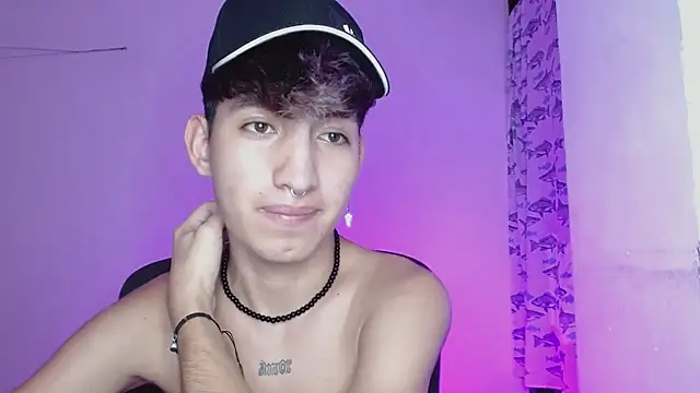 Snapshot of littlextreme chatting on February 26, 9:22 am littlextreme online show from February 26, 9:22 am