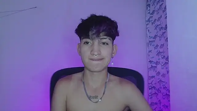 Snapshot of littlextreme chatting on February 12, 1:30 am littlextreme online show from February 12, 1:30 am