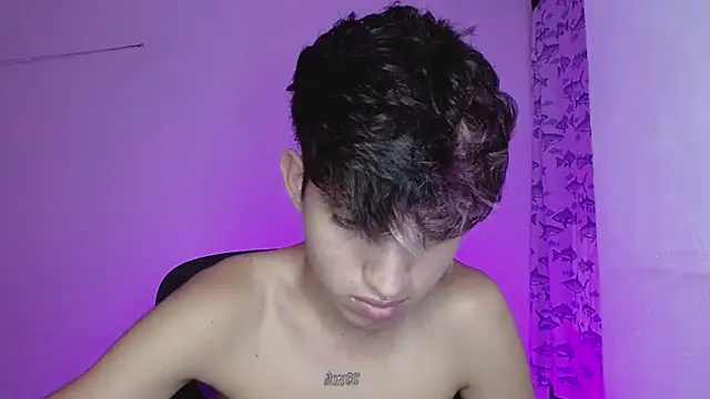 Snapshot of littlextreme chatting on February 27, 10:33 am littlextreme online show from February 27, 10:33 am