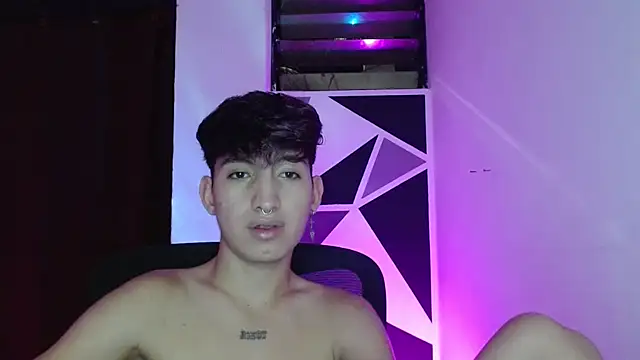 Snapshot of littlextreme chatting on March 17, 4:08 am littlextreme online show from March 17, 4:08 am