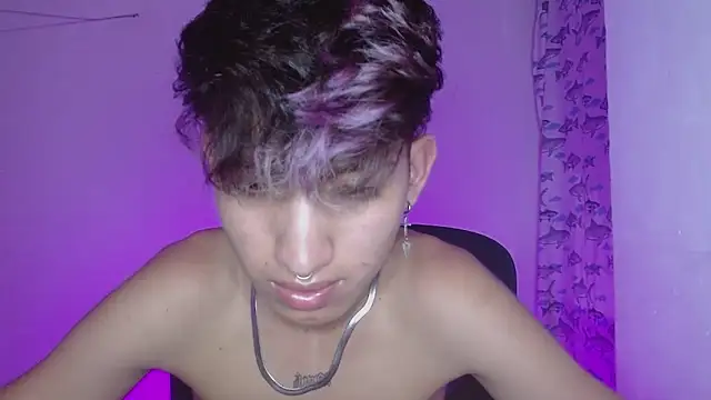 Snapshot of littlextreme chatting on February 13, 3:50 am littlextreme online show from February 13, 3:50 am