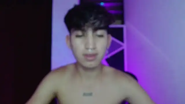 Snapshot of littlextreme chatting on March 19, 9:49 am littlextreme online show from March 19, 9:49 am