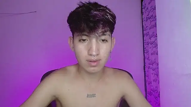 Snapshot of littlextreme chatting on February 21, 7:23 am littlextreme online show from February 21, 7:23 am