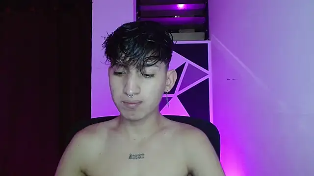 Snapshot of littlextreme chatting on March 22, 7:15 am littlextreme online show from March 22, 7:15 am