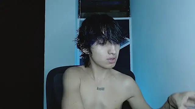 littlextreme online show from February 11, 4:23 am