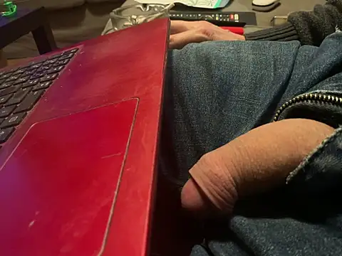 Snapshot of juicyprecumboy chatting on December 21, 1:58 am juicyprecumboy online show from December 21, 1:58 am