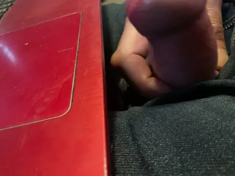 Snapshot of juicyprecumboy chatting on December 14, 3:36 pm juicyprecumboy online show from December 14, 3:36 pm