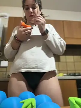 DaisyVibesss online show from January 22, 9:02 am