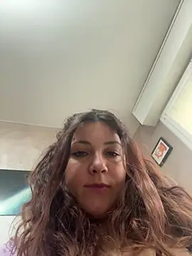 DaisyVibesss online show from November 12, 8:29 am