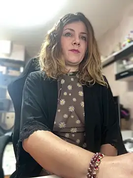 DaisyVibesss online show from January 10, 8:40 am