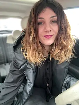 DaisyVibesss online show from March 12, 3:29 pm