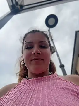 DaisyVibesss online show from July 18, 3:53 pm
