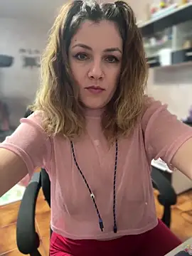 DaisyVibesss online show from January 16, 8:54 am