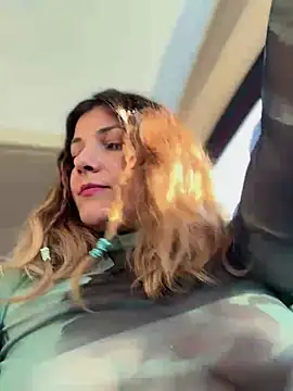 DaisyVibesss online show from March 6, 8:52 am