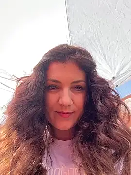 DaisyVibesss online show from March 8, 10:07 am