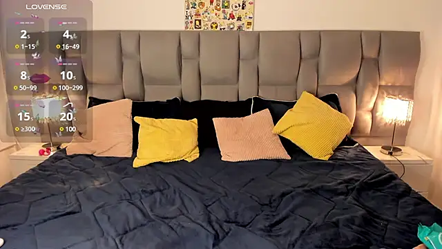 Nickytouse online show from February 11, 2:14 am