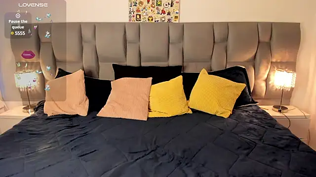 Nickytouse online show from February 14, 11:20 pm