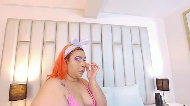 aandreaperez online show from November 29, 12:49 pm