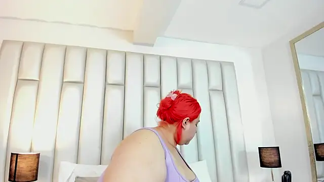 aandreaperez online show from November 6, 11:36 am