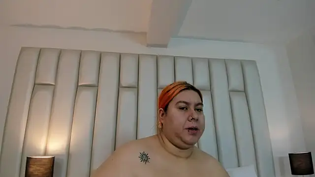 aandreaperez online show from October 8, 12:17 pm