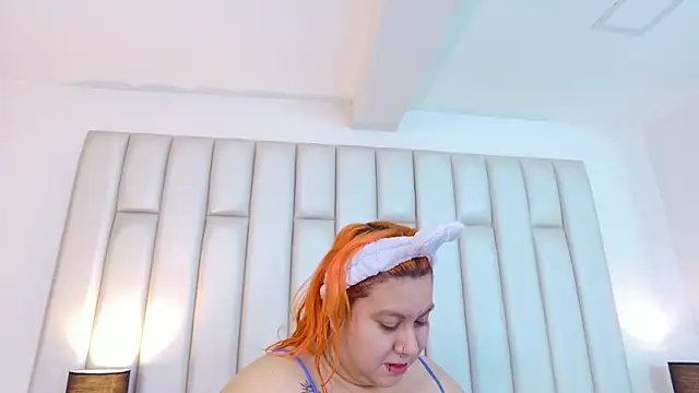 aandreaperez online show from November 28, 11:54 am