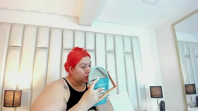 aandreaperez online show from November 5, 11:46 am