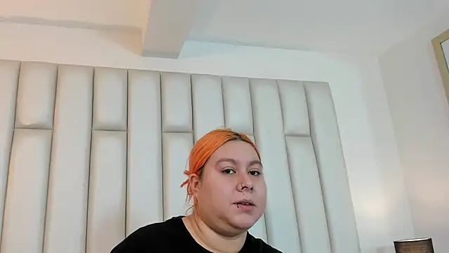 aandreaperez online show from September 20, 12:21 pm