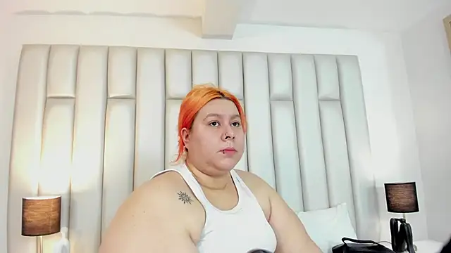 aandreaperez online show from November 17, 11:36 am