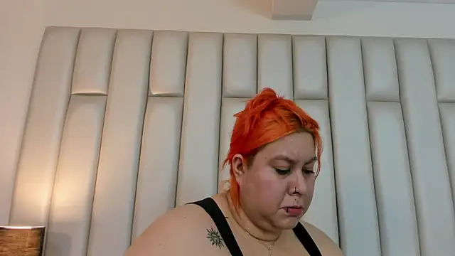 aandreaperez online show from November 14, 11:25 am