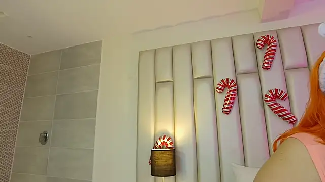 aandreaperez online show from December 16, 11:36 am