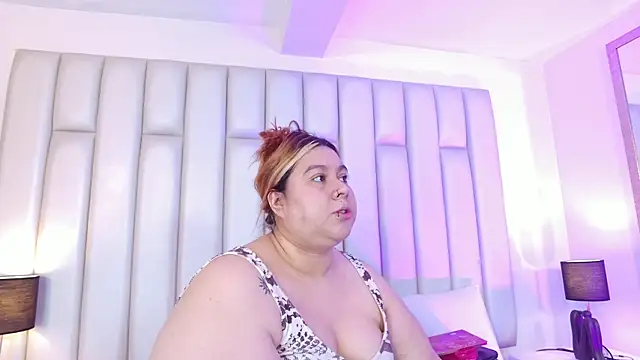 aandreaperez online show from March 12, 11:47 am