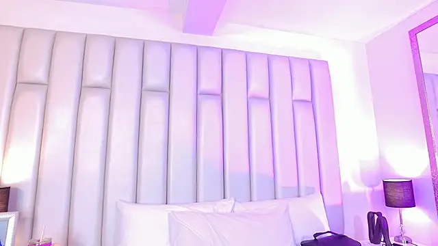 aandreaperez online show from February 16, 11:42 am