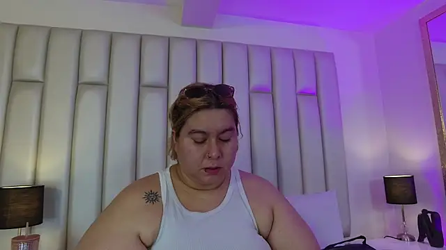 Snapshot of aandreaperez chatting on June 25, 7:30 pm aandreaperez online show from June 25, 7:30 pm
