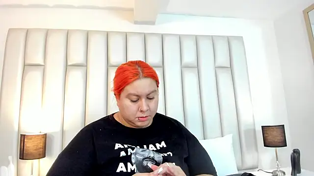 aandreaperez online show from September 13, 11:32 am