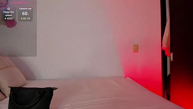 kylie sexy2000 online show from May 25, 11:03 pm