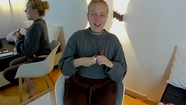 EmilySumer online show from February 22, 1:13 pm