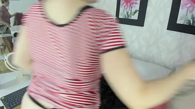 EmilySumer online show from November 27, 9:04 pm