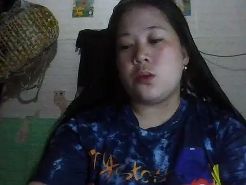 Snapshot of hotsexylyn chatting on November 13, 7:01 am hotsexylyn online show from November 13, 7:01 am