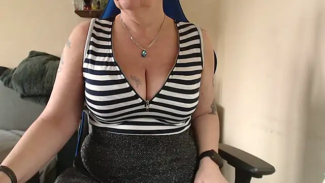 Diablica41 online show from November 25, 9:42 am