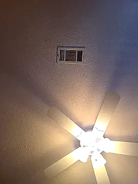 StallionMilf online show from November 21, 5:23 pm