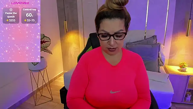 gisela27 online show from May 18, 1:05 pm