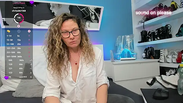 izzy-mendosa online show from May 14, 11:18 am