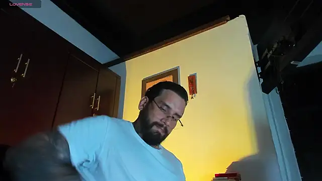 Snapshot of CamiloGray_ chatting on February 10, 1:54 pm CamiloGray online show from February 10, 1:54 pm